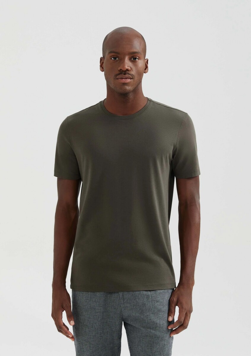CAMISETA BÁSICA EN ALGODÓN PIMA - VERDE 