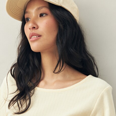 REMERA GORAN AMARILLO PASTEL