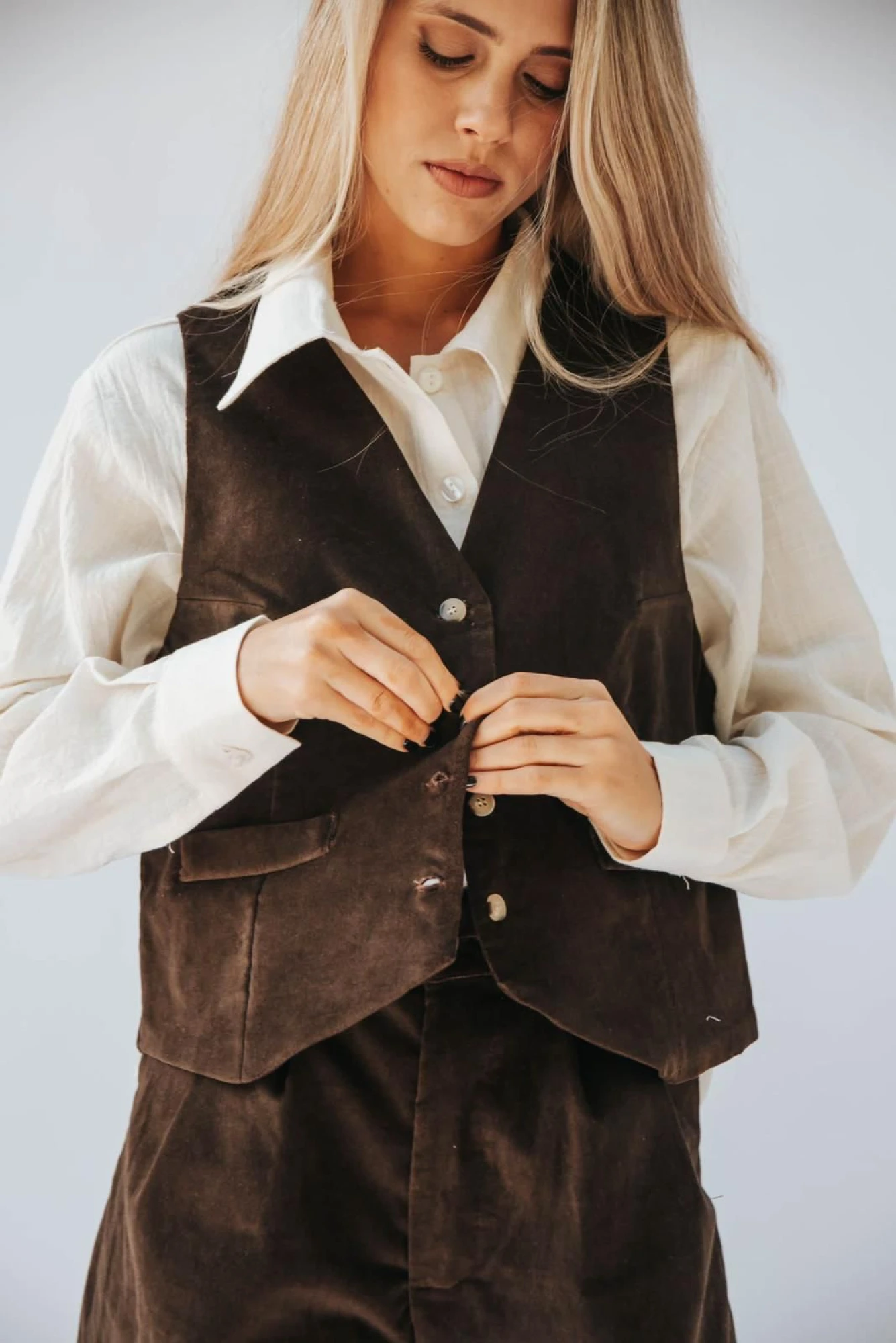 Midseason Avenue Vest  chocolate l