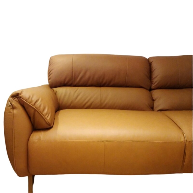 SOFA 3 CUERPOS - 100% CUERO - MODELO PUERTO - COLOR MARRON CLARO SOFA 3 CUERPOS - 100% CUERO - MODELO PUERTO - COLOR MARRON CLARO