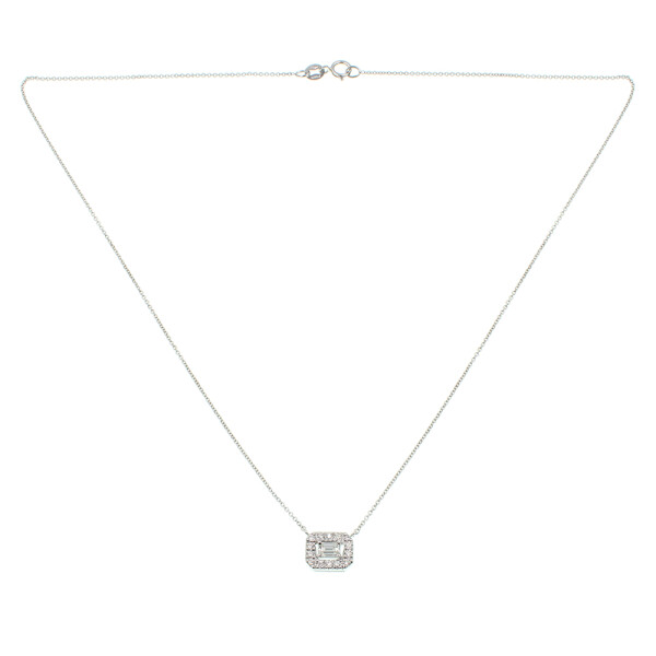 Colgante Fernanda H. en oro blanco 18k con brillantes, incluye cadena. Colgante Fernanda H. en oro blanco 18k con brillantes, incluye cadena.