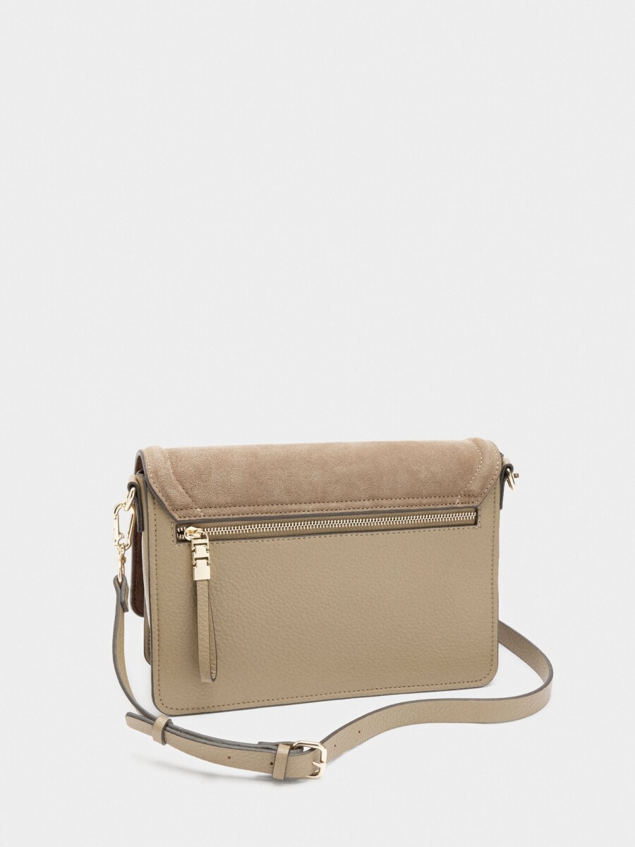 Bolso Bandolera Con Solapa Y Detalles De Piel taupe