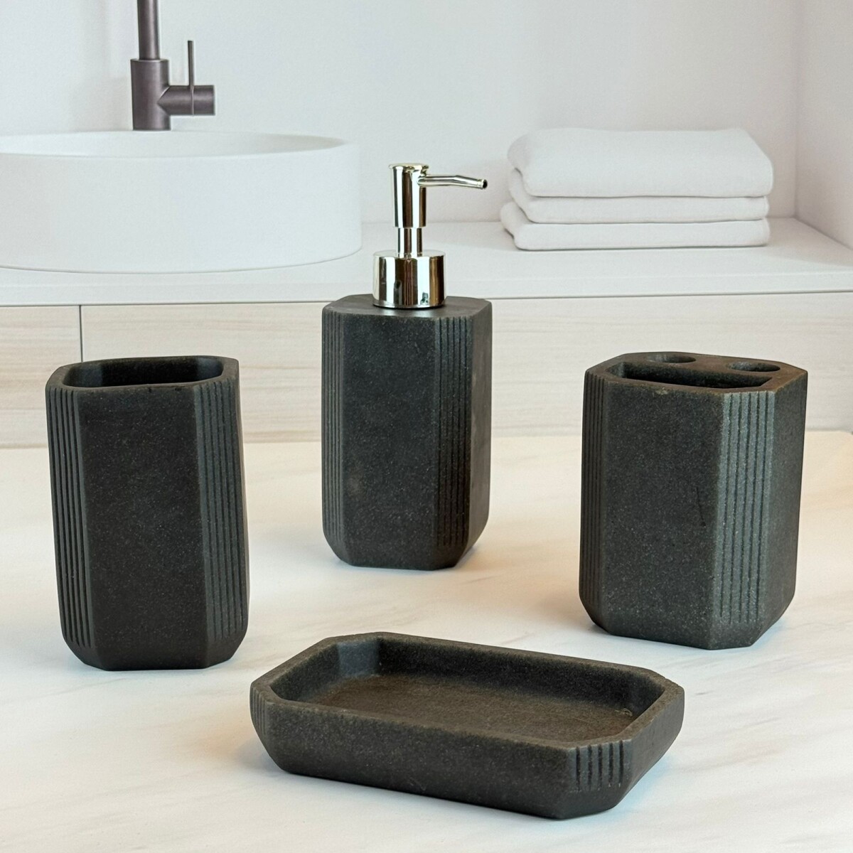 Set de Accesorios de Baño 4 Piezas en Resina 