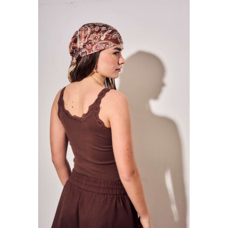 Musculosa Con Encaje Chocolate