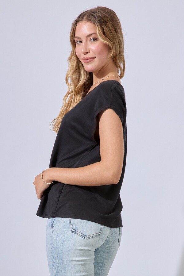 Blusa Esc V NEGRO