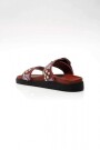 REVELRY STUDDED SANDAL Rojo