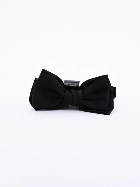 BROCHE CON MOÑO NEGRO