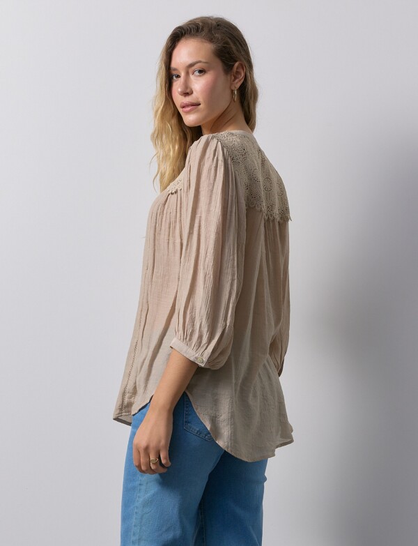 Blusa Crochet BEIGE