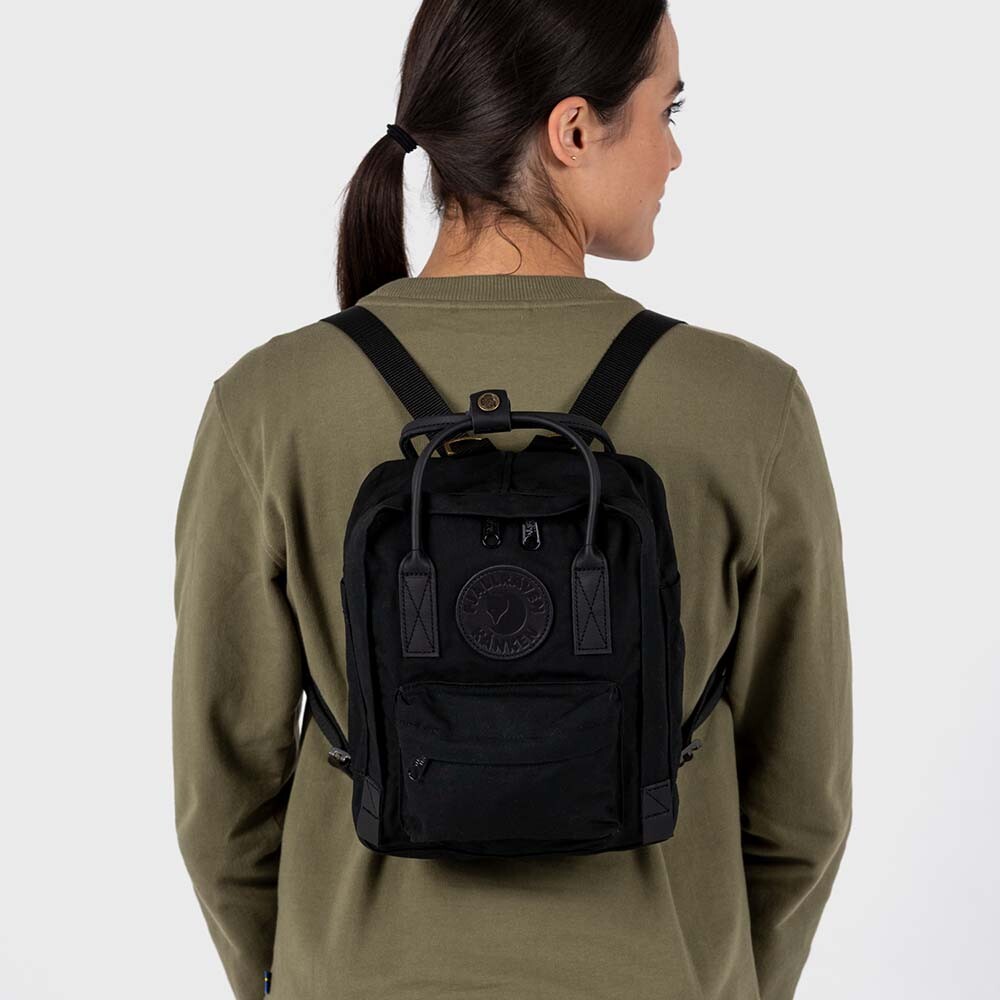 Mochila Fjallraven Kanken No. 2 Black Mini Unisex Black