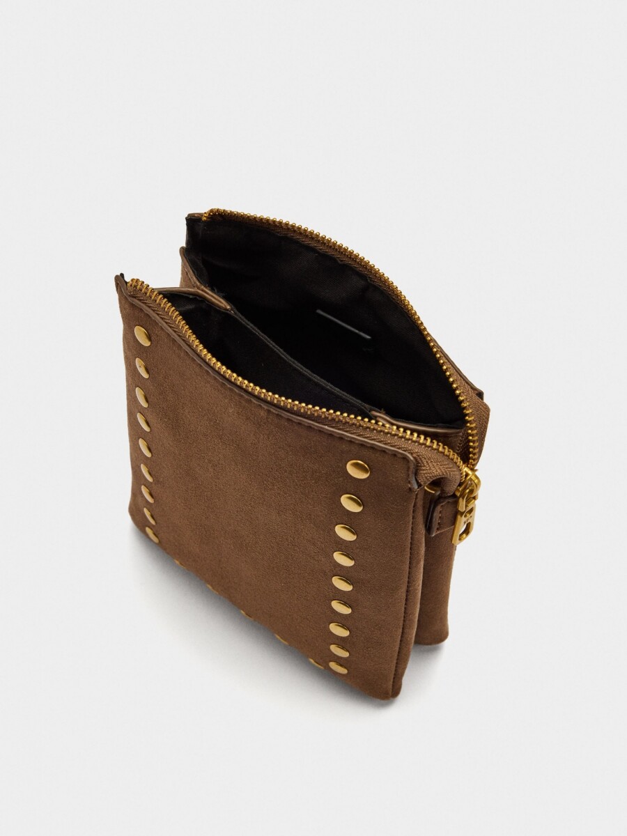 Bolso Bandolera Con Textura Y Tachuelas taupe