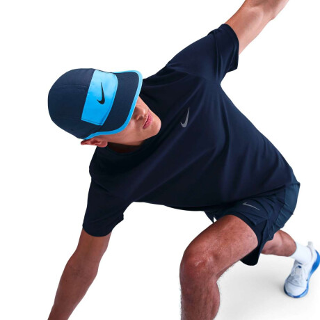 Remera Nike Dri Fit Uv Miler Manga Corta De Hombre Azul