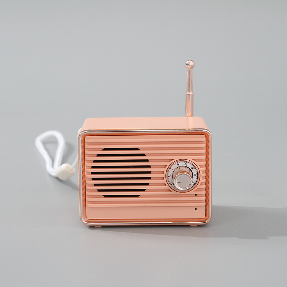 Parlante Con Bluetooth Estilo Radio Retro (rosa) - Unica 