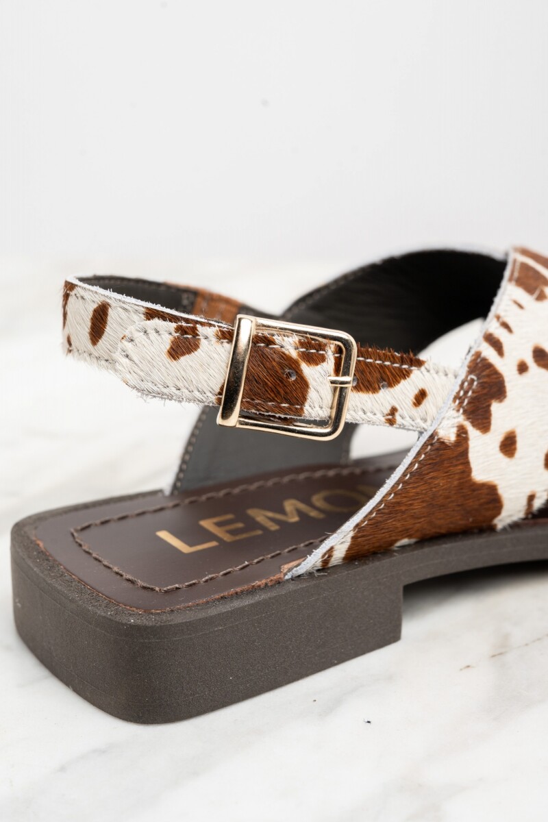 Sandalia Cruzada Pelo Vaca Marrón