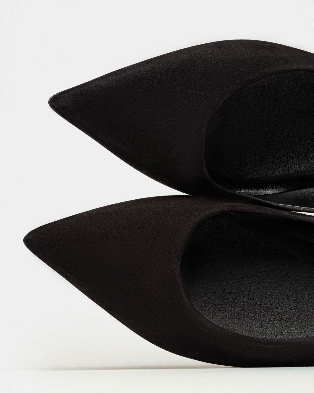 Stiletto Alanis en cuero nobuk Negro