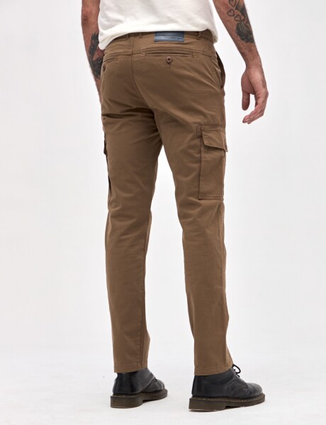 Pantalón cargo Roque I26 Marrón