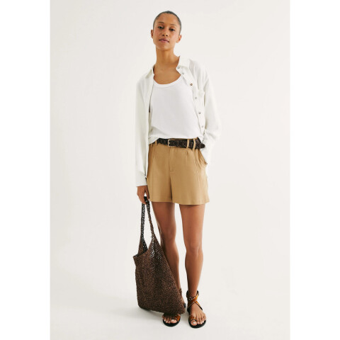 SHORTS FEM BEGE CLARO