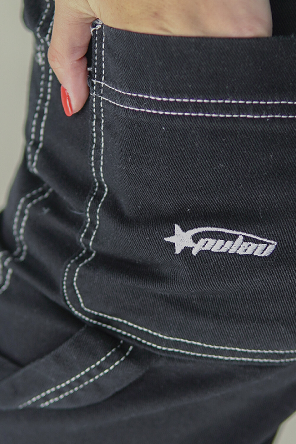 Pantalón Pulau Gabardina SK8 Dama Negro
