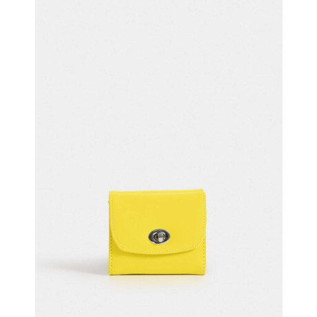 Billetera De Cuerina Con Broche Amarillo Medio