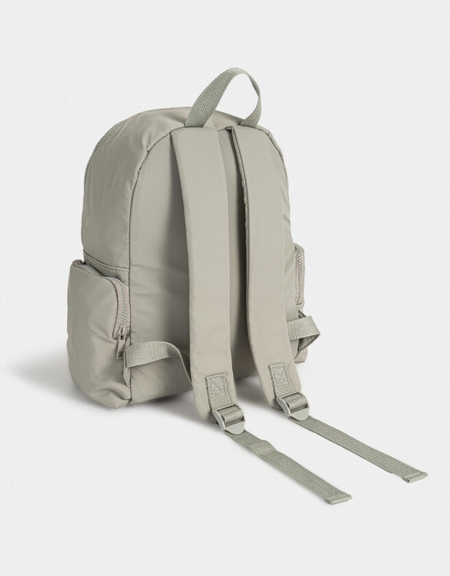 Mochilas Urbanas Mochila Urbana Con Charm - Gris Claro