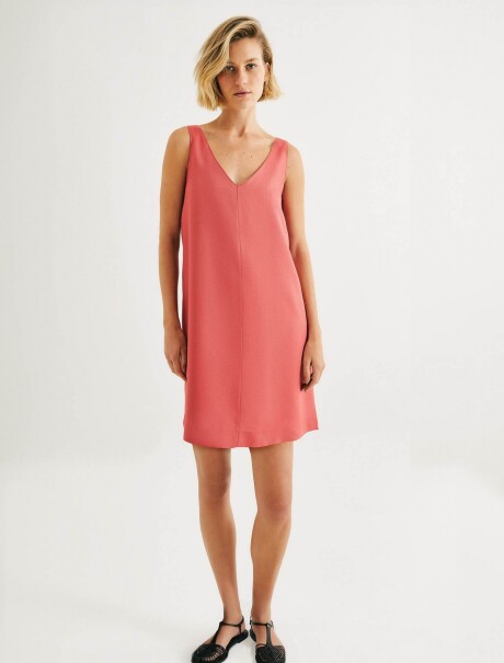 VESTIDO CORTO CON ESCOTE EN V ROSADO