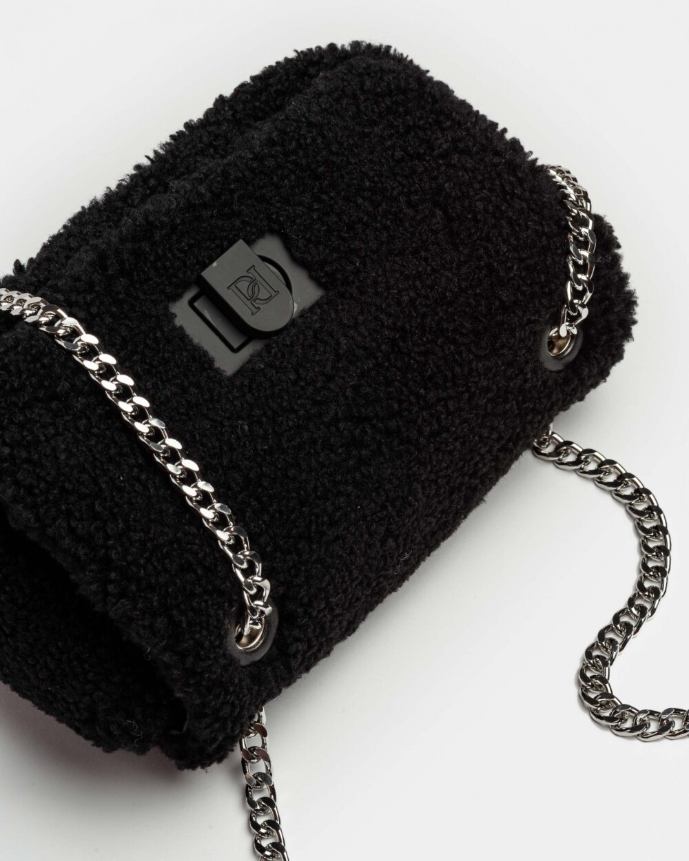 Bandolera Connie En Efecto Cuero Obejita Negro
