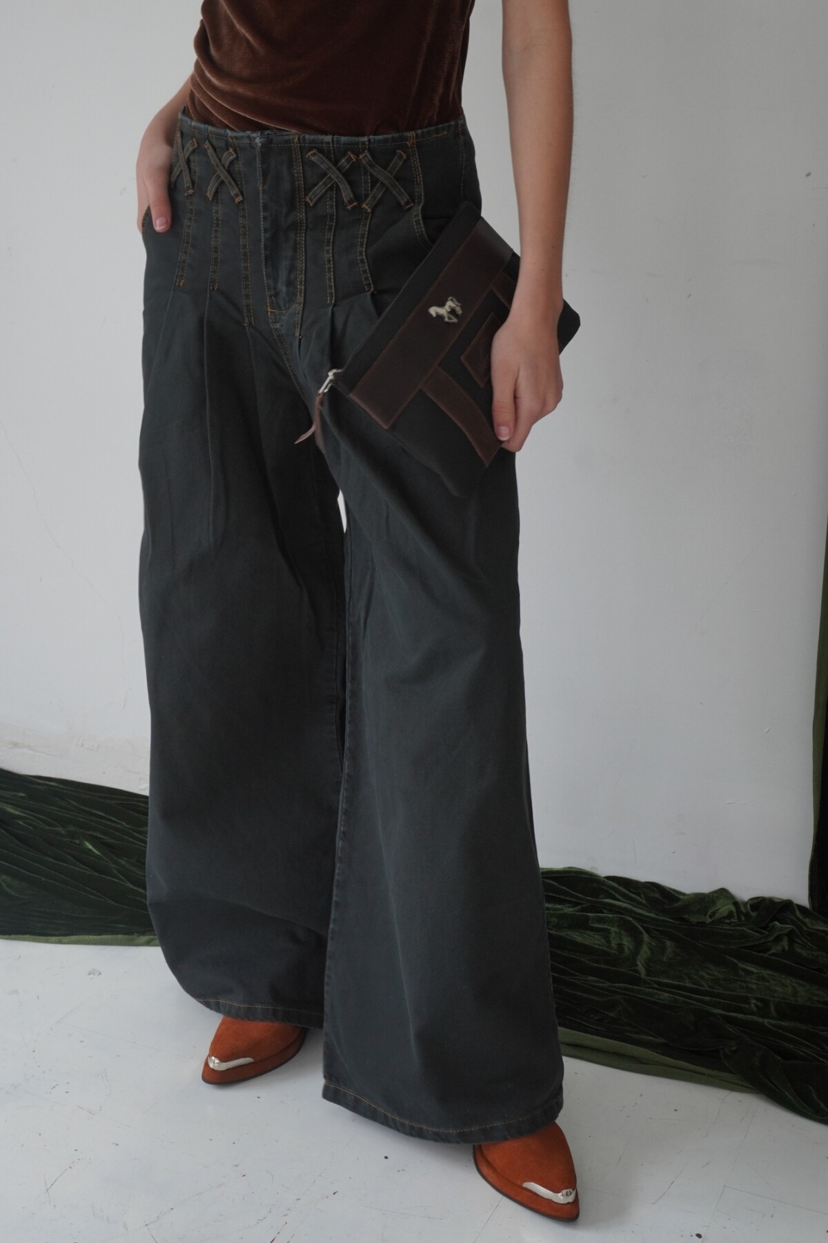 Sobre Cartuchera Mustang Chocolate / Negro