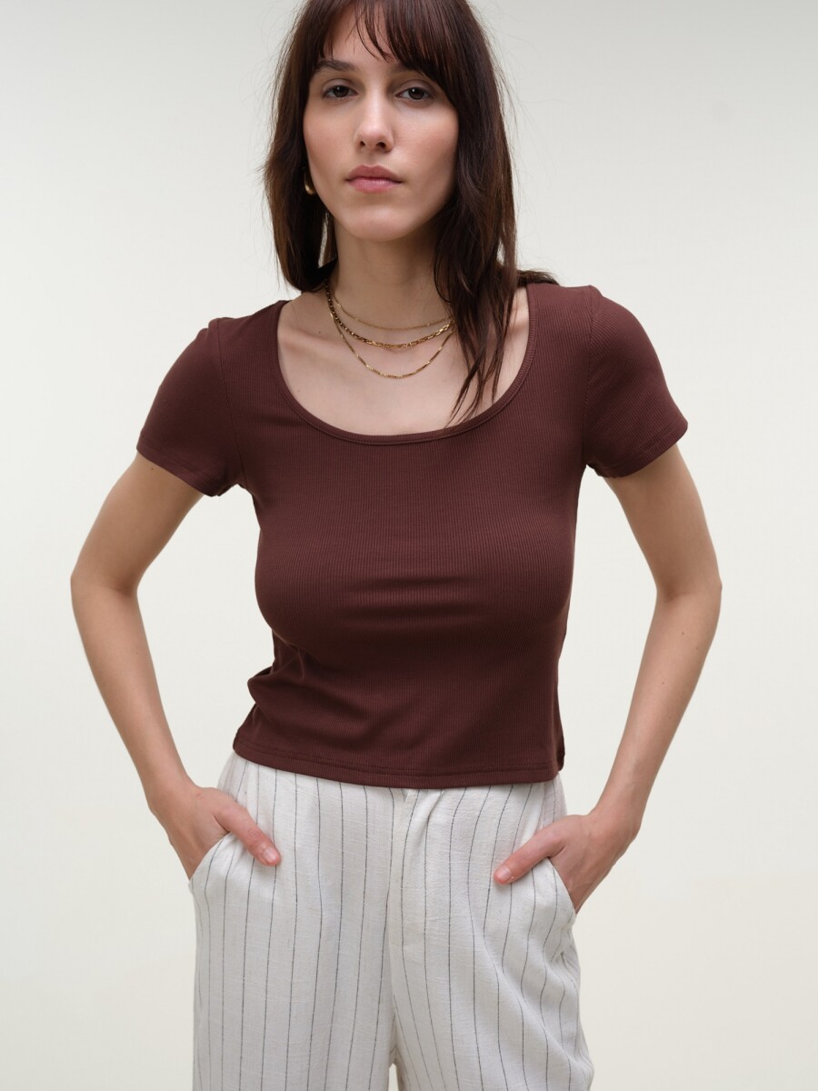 Remera Cropped Rib - Marron 