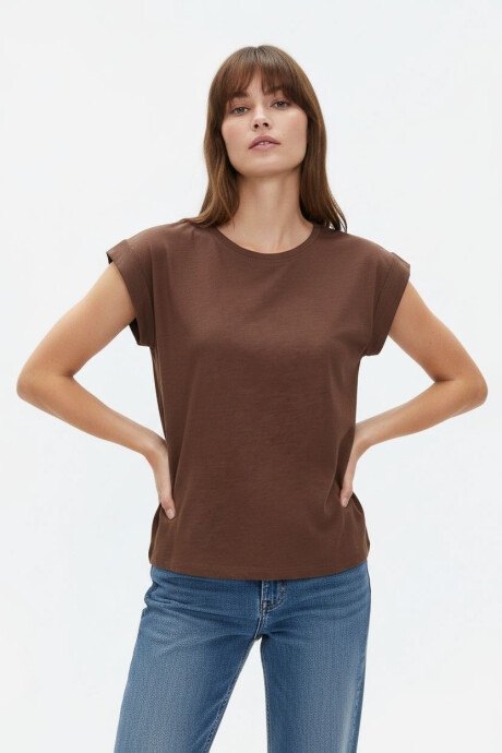 Remera Alismo Chocolate