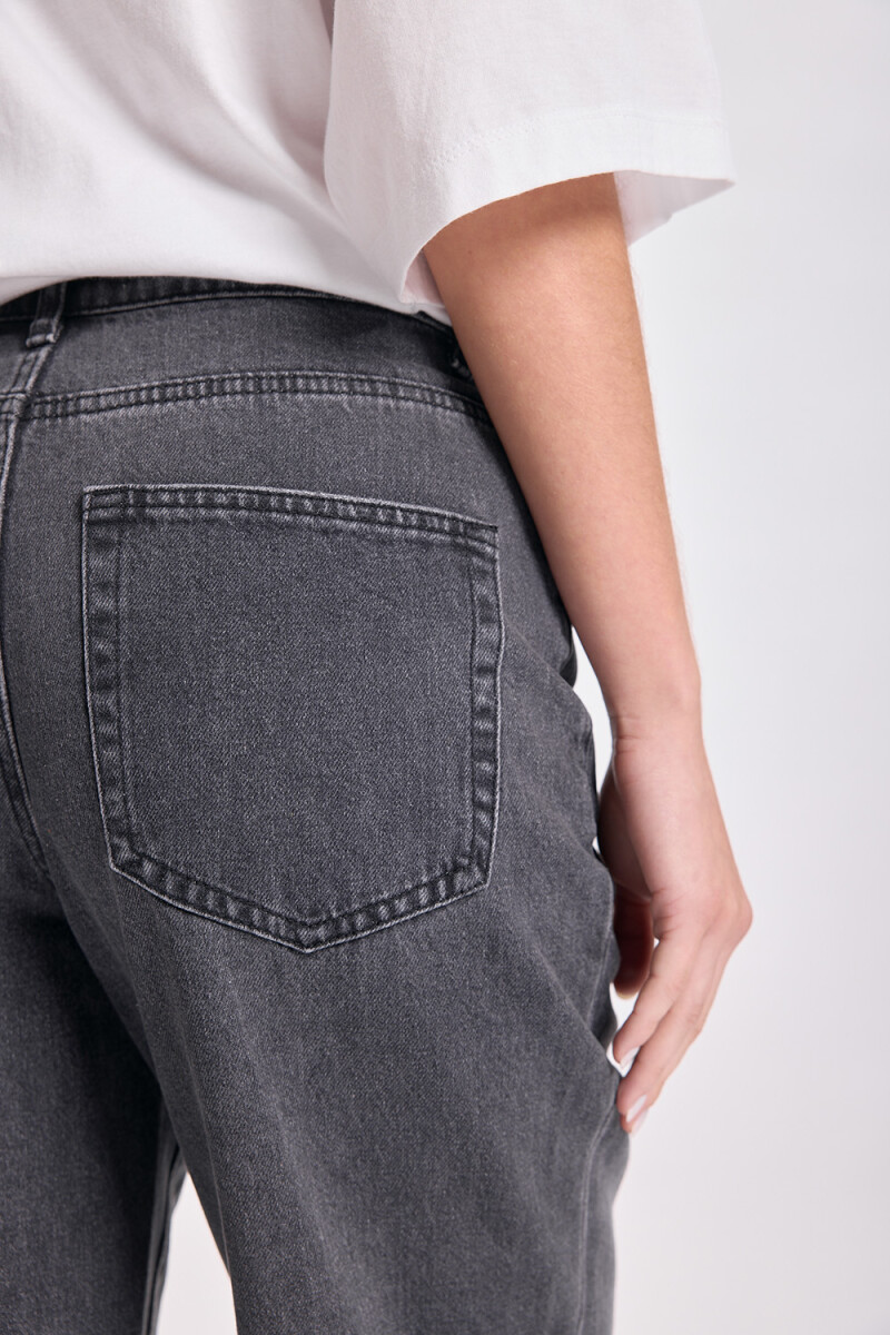 Pantalón jean bajo doblado Negro