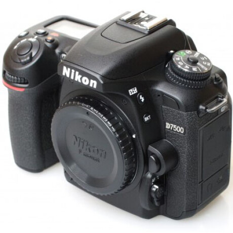 Camara Nikon D7500 Ar Solo Cuerpo 001