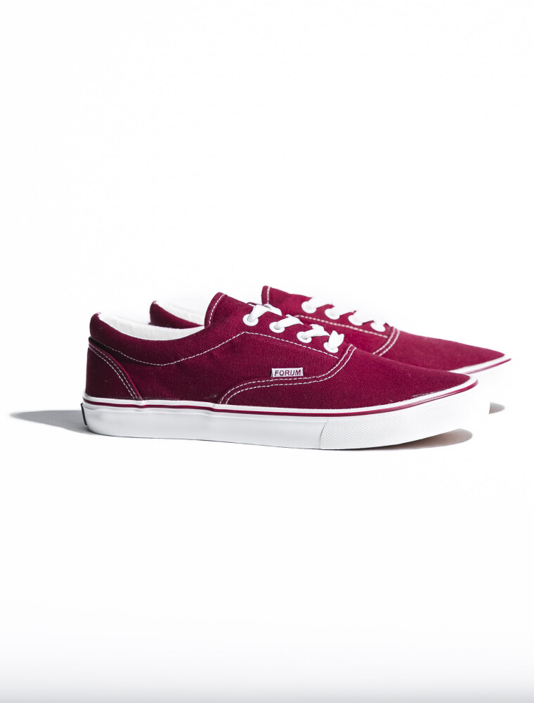 Calzado de Lona con Cordón Bordo