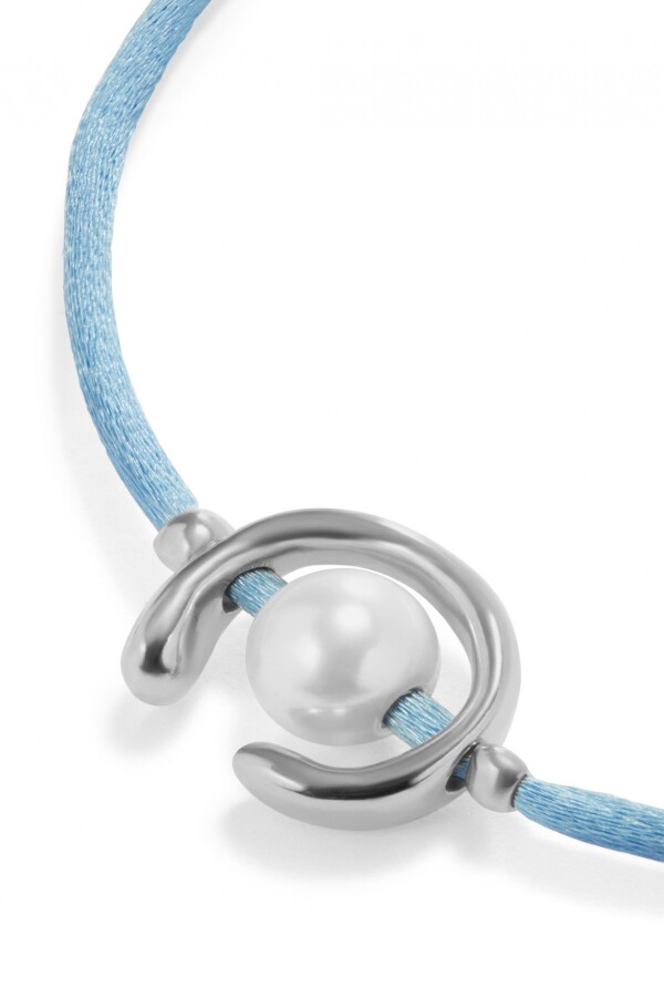 PULSERA DE HILO AZUL CON PERLA SHELL FORNITURA BAÑADA EN PLATA DE LEY. Pulsera