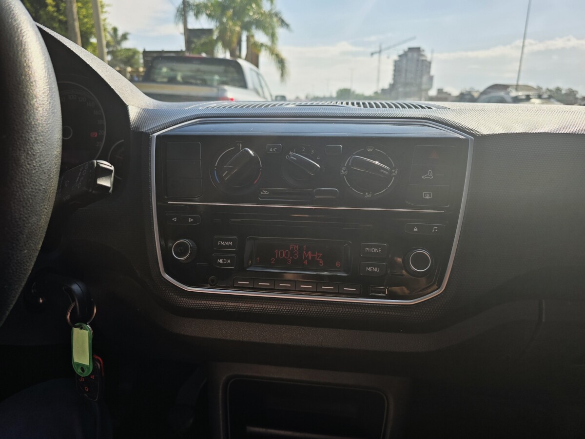 Volkswagen Up Move 1.0 Extra Full | Permuta / Financia Volkswagen Up Move 1.0 Extra Full | Permuta / Financia