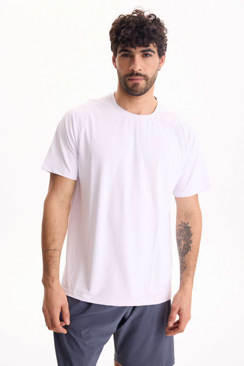 Remera Elevate Blanco