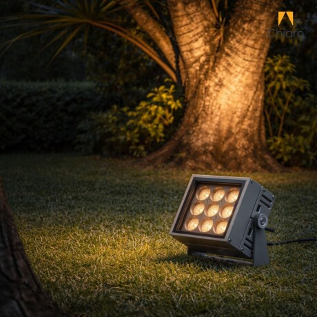 Proyector LED 24W luz cálida IP66 para jardín Proyector LED 24W luz cálida IP66 para jardín