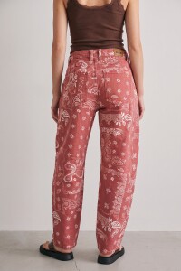 Jean Barrel Baggy Rojo