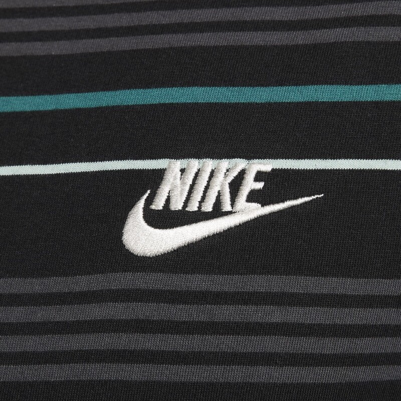 REMERA NIKE TEE CLUB STRIPE REMERA NIKE TEE CLUB STRIPE