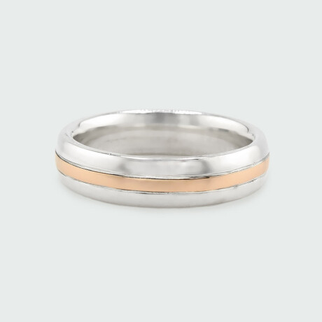 Par de alianzas MOON de plata 925 con detalle en oro rosa 18k. Par de alianzas MOON de plata 925 con detalle en oro rosa 18k.