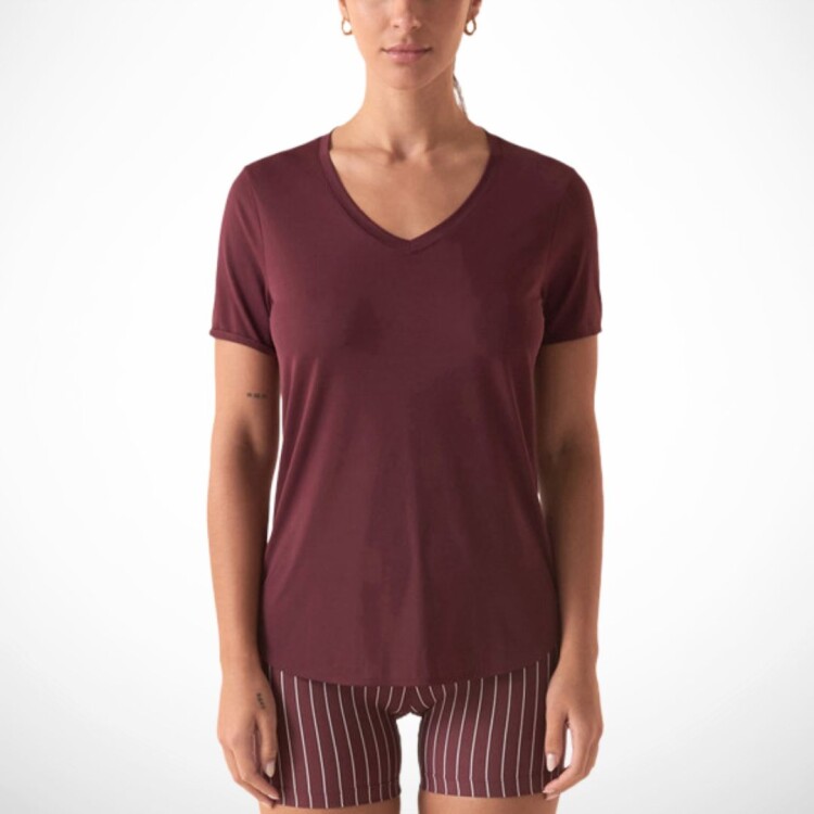 REMERA MANGA CORTA CUELLO EN V CREPE FLOW FILA BORDO