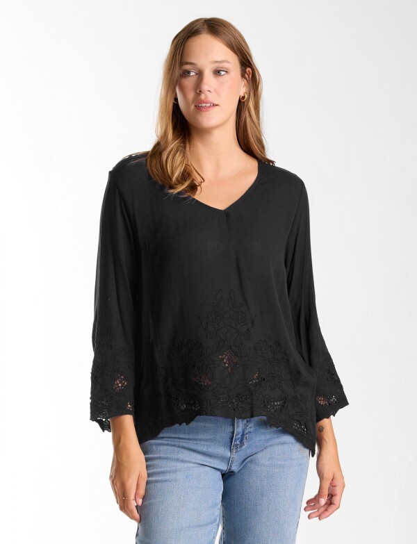 Blusa Bordado Suizo NEGRO