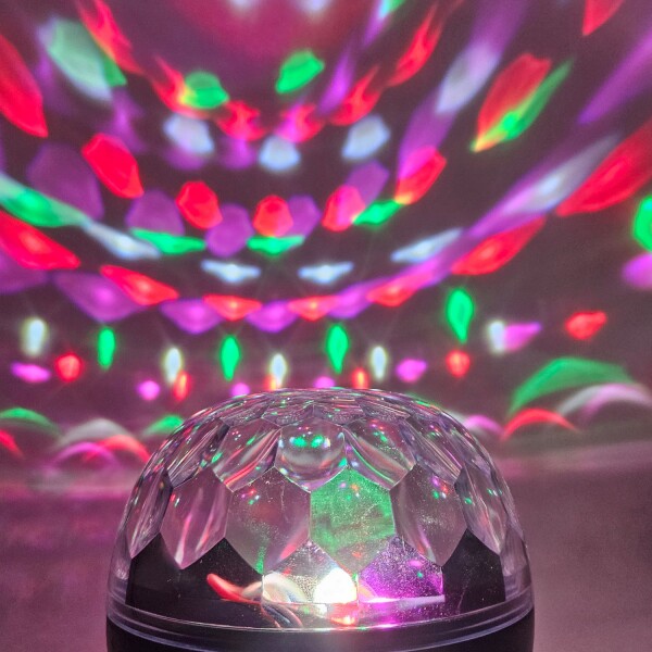 Lampara Proyector Parlante Portátil Bluetooth Luz RGB Fm USB Lampara Proyector Parlante Portátil Bluetooth Luz RGB Fm USB