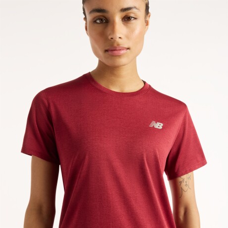 Remera New Balance de Dama - Athletics - WT6288NOYLR RED