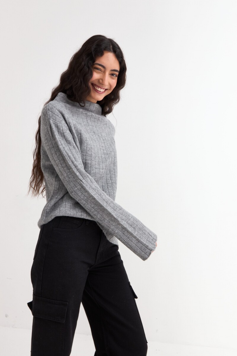 Sweater canalé con mangas oxford GRIS CLARO