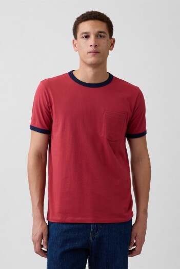 Remera Con Bolsillo Hombre Barn Red