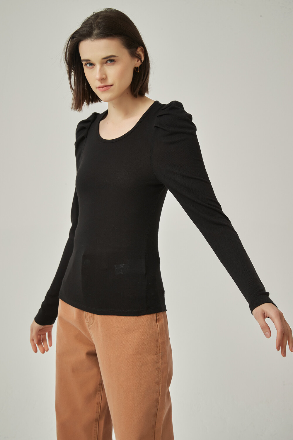 Remera Jowlo Negro