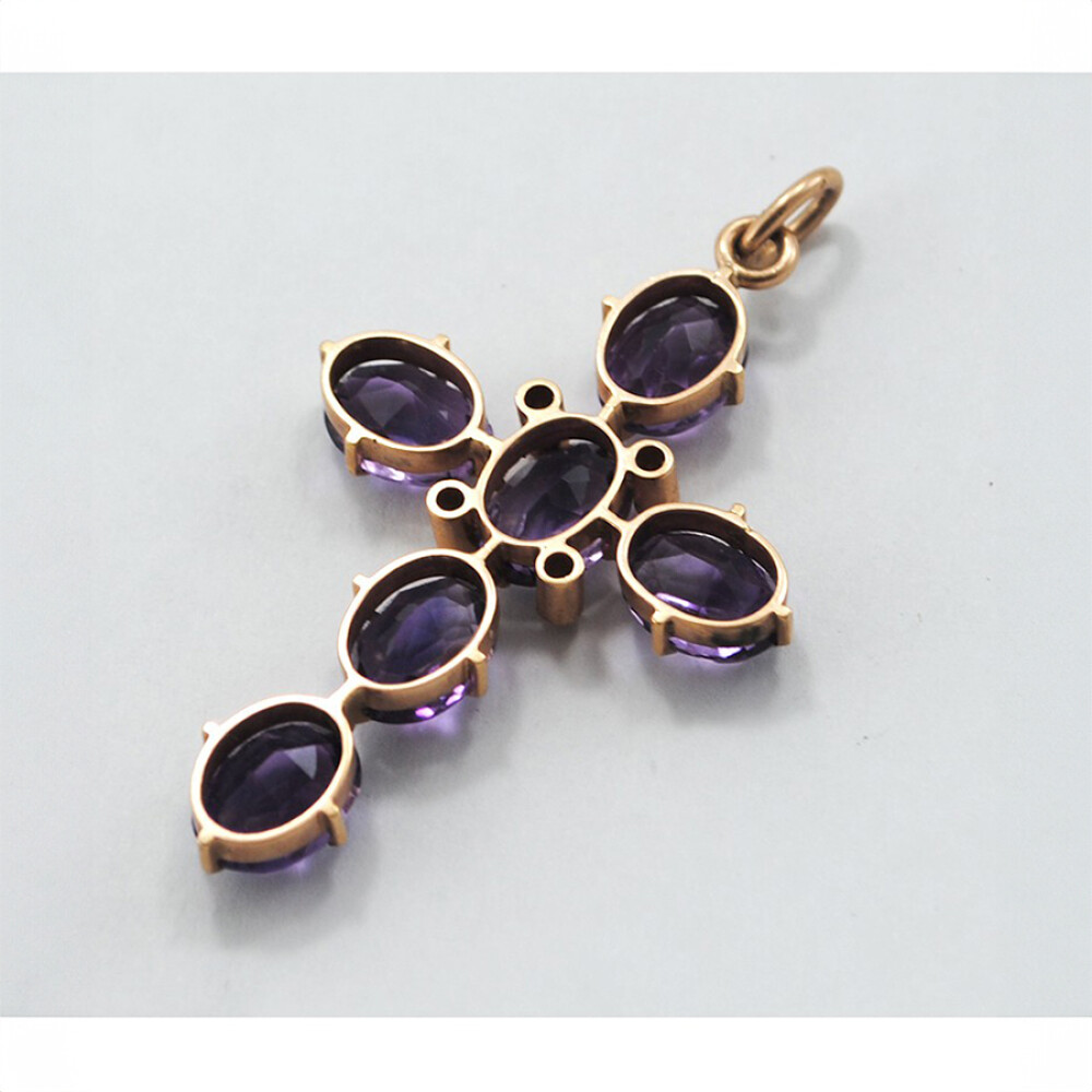 Cruz Oro 18K Con Amatistas Y Diamantes Cruz Oro 18K Con Amatistas Y Diamantes
