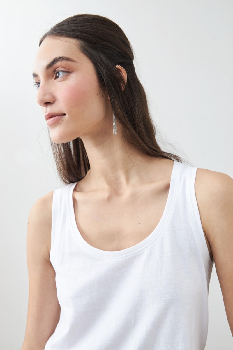 Musculosa escote a la base blanco