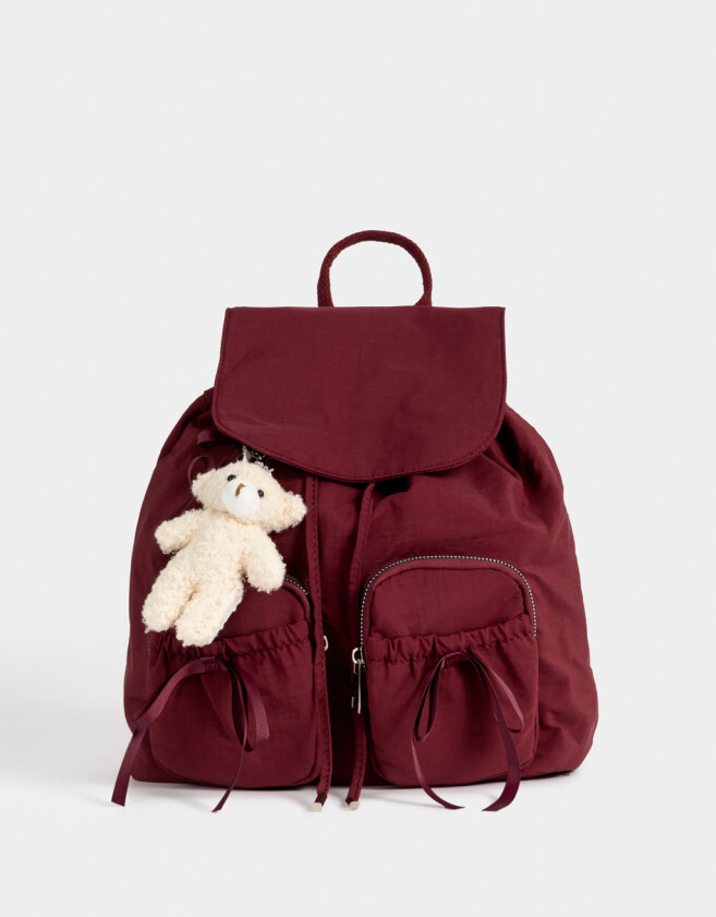 Mochilas Urbanas Mochila Urbana Con Charm Osito - Rojo Burdeaux