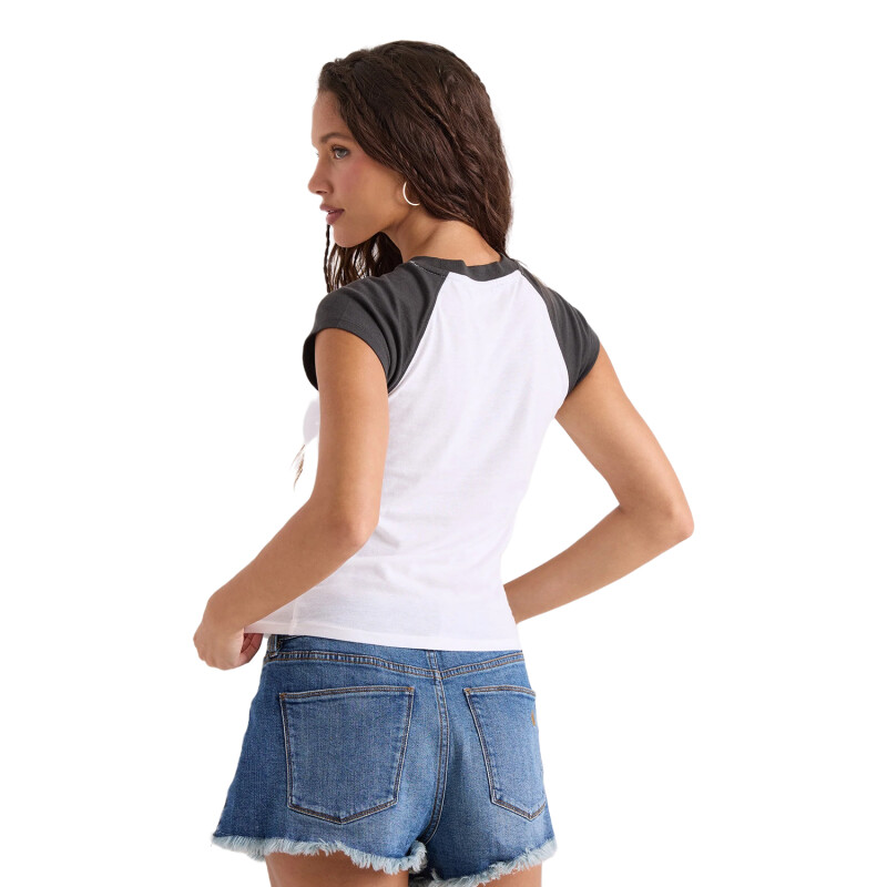 Remera Volcom Kick It Game Day Crop Tee - Blanco Remera Volcom Kick It Game Day Crop Tee - Blanco