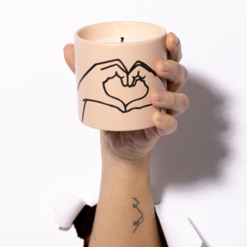 Vela aromática cerámica con impresión Love Ya